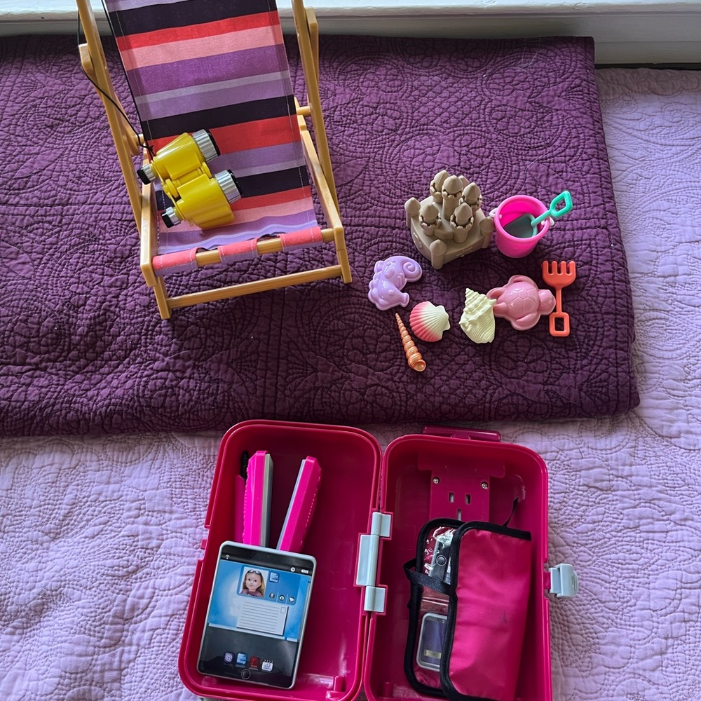 American girl/our generation travel lot + BONUS